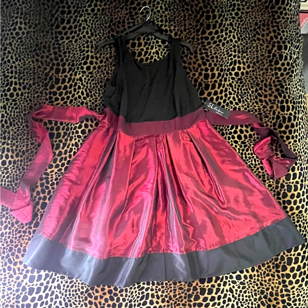 Woman’s Wrap back Border Taff party dress (BLK/RED)